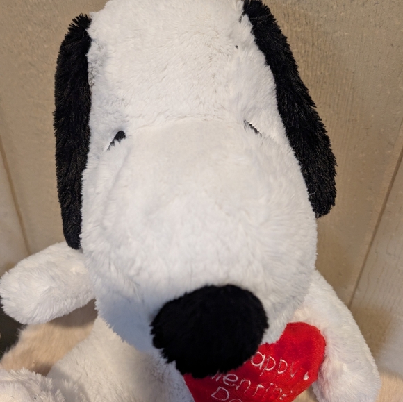 Peanuts Black and White Plushie - Picture 3 of 7